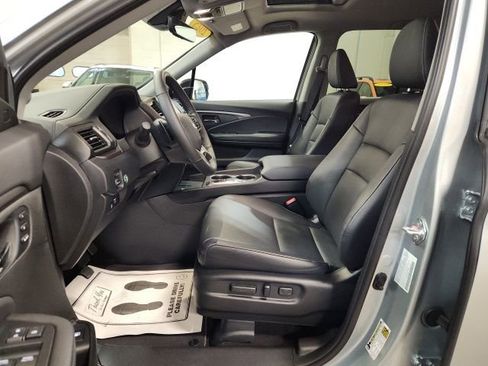 Certified 2025 Honda Ridgeline RTL image 11