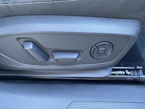 Used 2022 Audi Q4 e-tron Premium Plus image 23