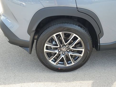 Certified 2026 Toyota Corolla Cross XLE w/ Convenience Package FWD image 5