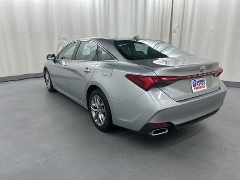 Used 2021 Toyota Avalon XLE image 4