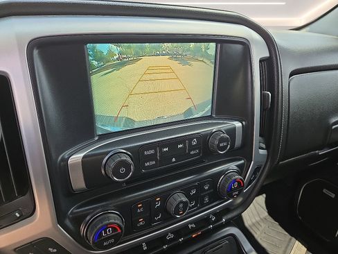 Used 2017 GMC Sierra 1500 SLT w/ SLT Premium Package AWD/4WD image 8