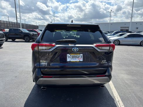 Used 2020 Toyota RAV4 XSE w/ XSE Grade Weather Package image 5