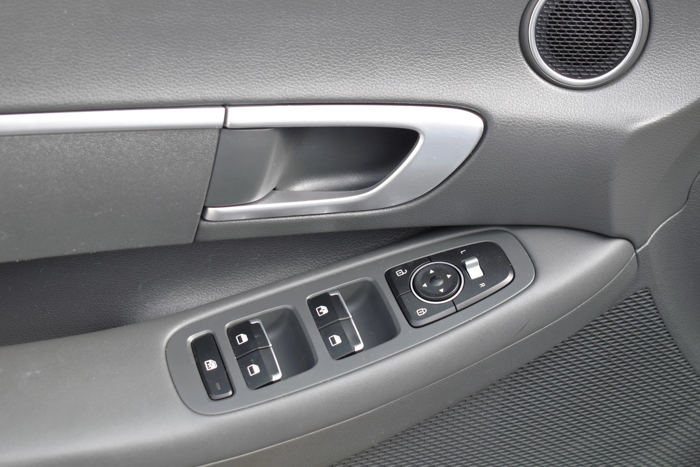 Used 2021 Hyundai Sonata SE FWD image 17