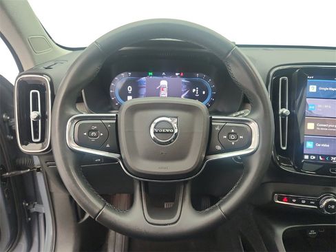 Used 2023 Volvo XC40 B5 Plus image 15