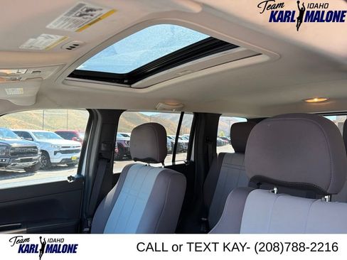 Used 2010 Jeep Liberty Renegade w/ Premium Group AWD/4WD image 25