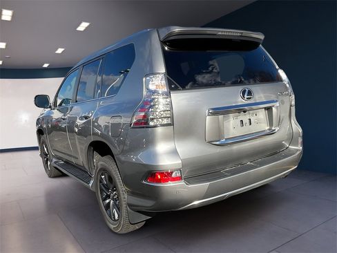 Used 2023 Lexus GX 460 Premium image 3