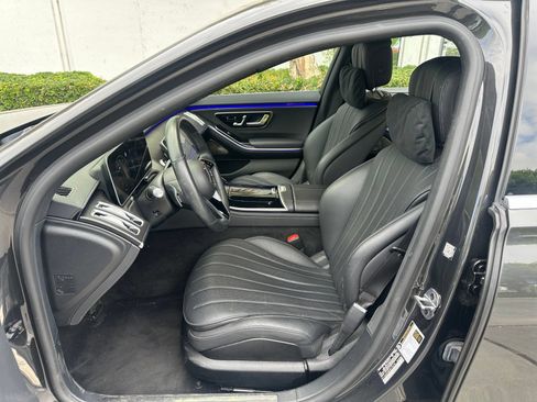 Used 2022 Mercedes-Benz S 500 4MATIC w/ AMG Line Package image 2
