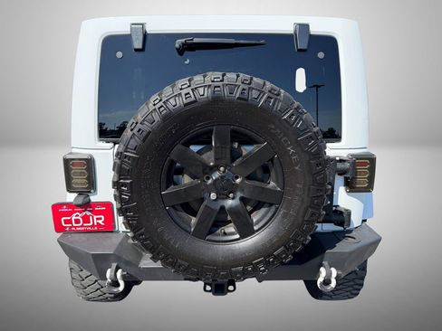 Used 2014 Jeep Wrangler Unlimited Sahara AWD/4WD image 9
