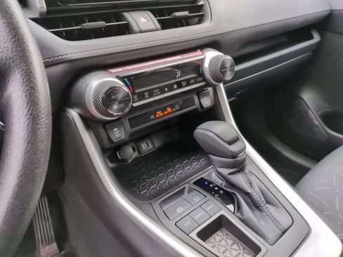 Used 2025 Toyota RAV4 XLE FWD image 23