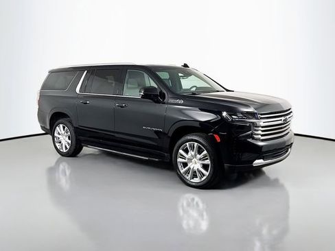 Used 2024 Chevrolet Suburban High Country image 2