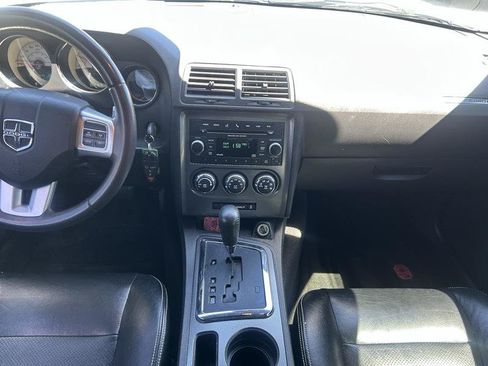 Used 2014 Dodge Challenger R/T RWD image 12
