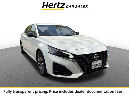 Used 2025 Nissan Altima 2.5 SV FWD image 1