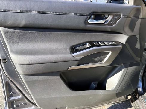 Certified 2025 Nissan Pathfinder Platinum w/ Cargo Package image 18