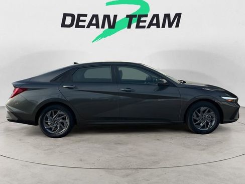 New 2026 Hyundai Elantra Blue image 8