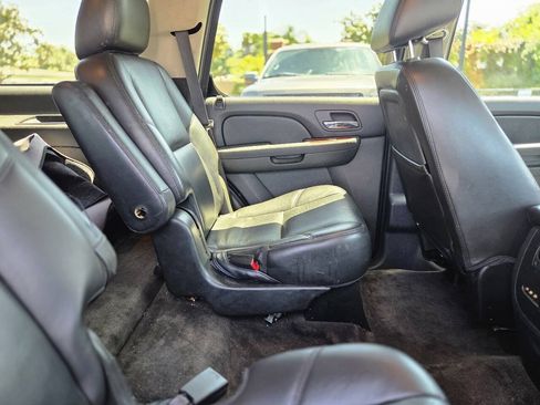 Used 2011 Chevrolet Tahoe LTZ RWD image 22