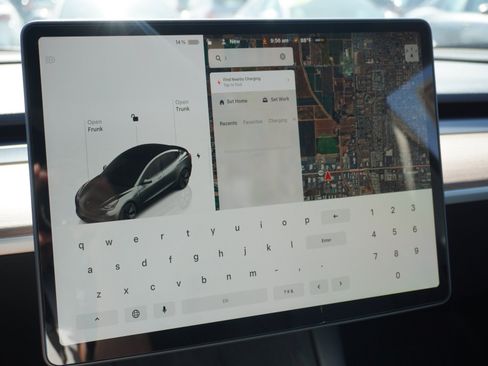 Used 2023 Tesla Model 3 Standard Range RWD image 26