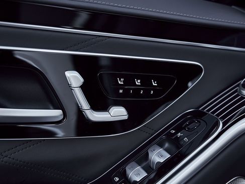 Used 2023 Mercedes-Benz Maybach S 680 4MATIC image 33