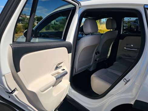 Used 2025 Mercedes-Benz GLA 250 4MATIC image 19