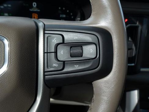 Used 2022 GMC Yukon XL Denali image 13