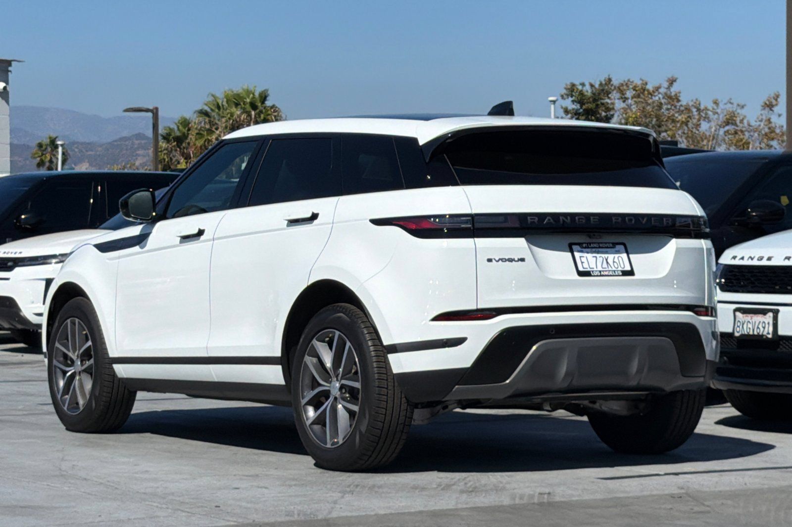 Used 2026 Land Rover Range Rover Evoque S AWD/4WD image 3