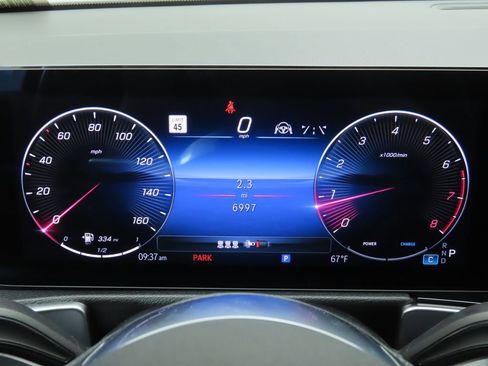 Certified 2025 Mercedes-Benz GLB 250 image 32