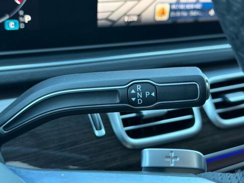 Certified 2025 Mercedes-Benz GLS 450 4MATIC image 27