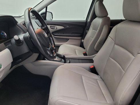 Used 2019 Honda Pilot Touring image 17