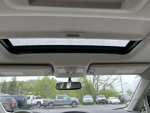 Used 2012 Nissan Quest LE w/ Value Cargo Pkg FWD image 17