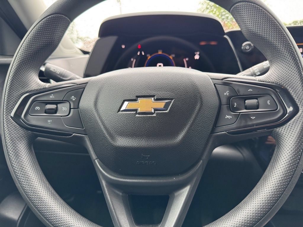 Used 2024 Chevrolet Trax LT FWD image 15
