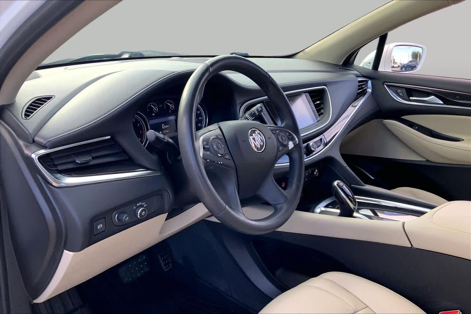 Used 2020 Buick Enclave Essence FWD image 17