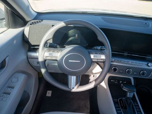 New 2026 Hyundai Kona SE image 14