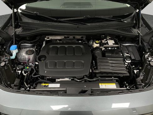 New 2026 Volkswagen Tiguan SE image 11