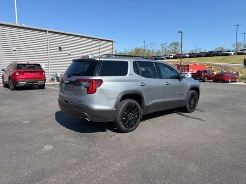 Used 2023 GMC Acadia SLT w/ Elevation Edition image 4
