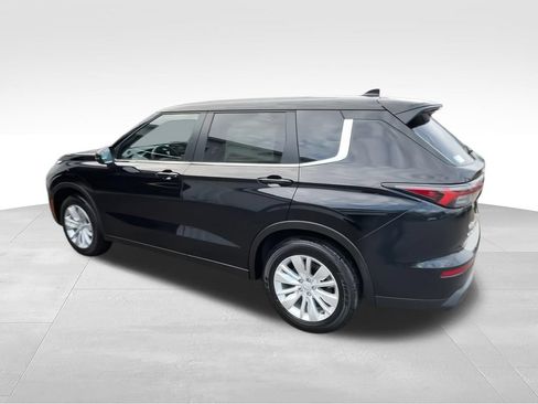 New 2026 Mitsubishi Outlander ES FWD image 6