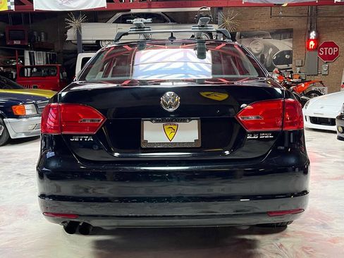 Used 2011 Volkswagen Jetta SEL FWD image 5