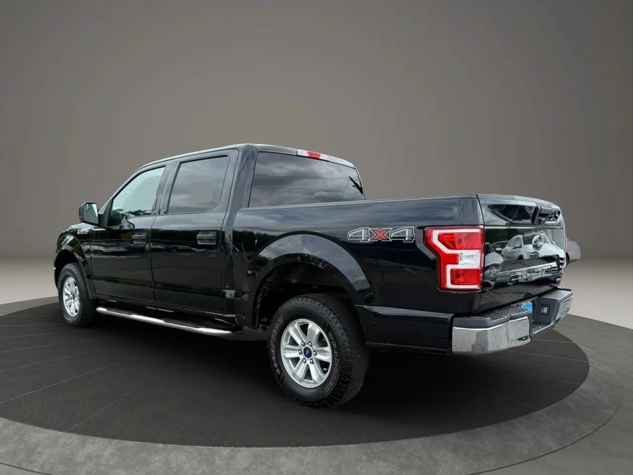 Used 2018 Ford F150 XLT AWD/4WD image 5