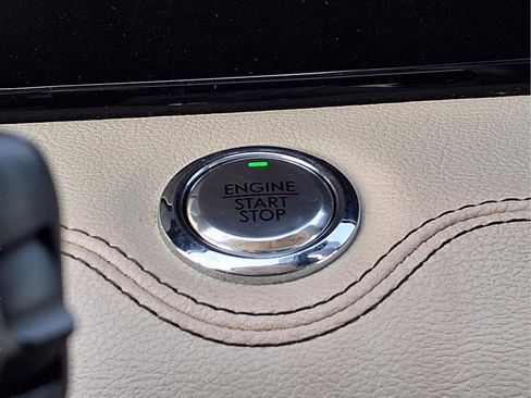 Used 2019 Lincoln Navigator Reserve image 18