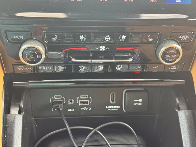 Used 2025 Jeep Grand Cherokee Summit AWD/4WD image 36