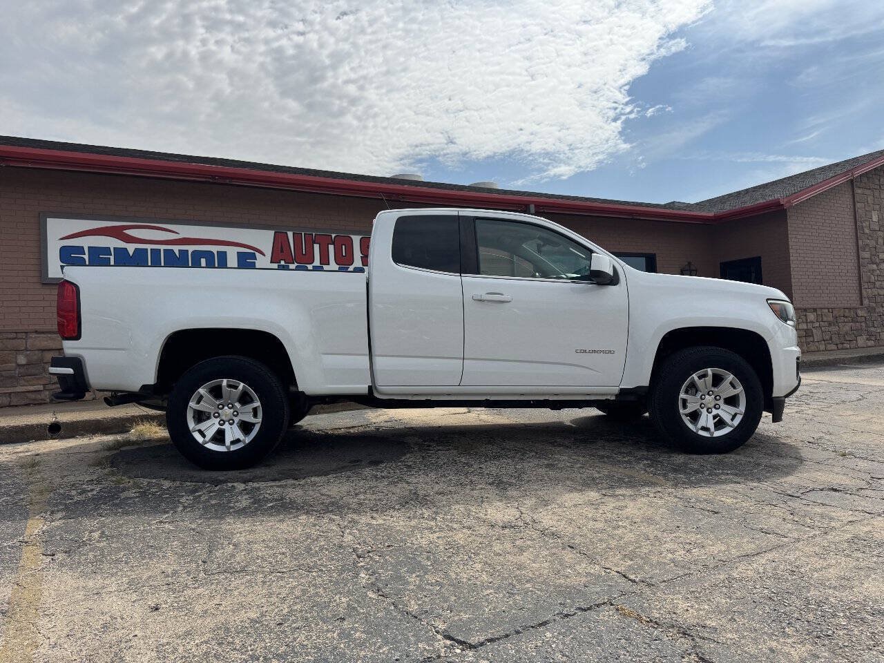 Used 2020 Chevrolet Colorado LT w/ Safety Package RWD image 7
