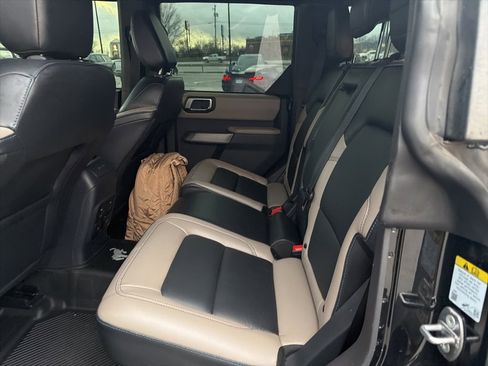 Used 2023 Ford Bronco Wildtrak image 9