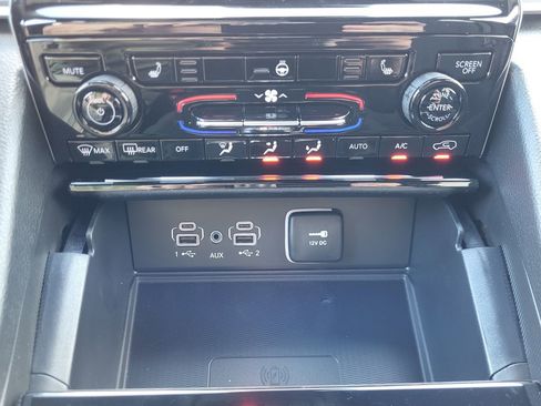 New 2025 Jeep Grand Cherokee Laredo w/ Luxury Tech Group I AWD/4WD image 20