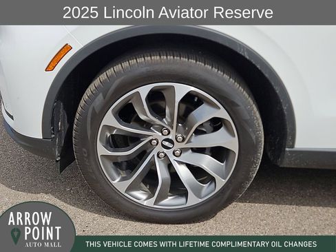 Used 2025 Lincoln Aviator Reserve w/ Luxury Package AWD/4WD image 16