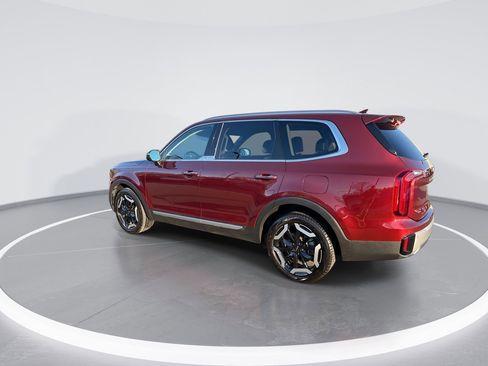 Used 2023 Kia Telluride S image 6