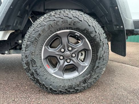 Used 2023 Jeep Gladiator Rubicon w/ LED Lighting Group AWD/4WD image 40