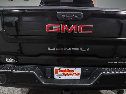 Used 2021 GMC Sierra 2500 Denali w/ Technology Package AWD/4WD image 8