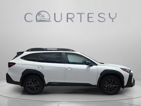 Used 2025 Subaru Outback Onyx Edition w/ Popular Package #2 AWD/4WD image 6