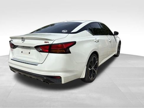 Used 2023 Nissan Altima 2.5 SR w/ SR Premium Package FWD image 4