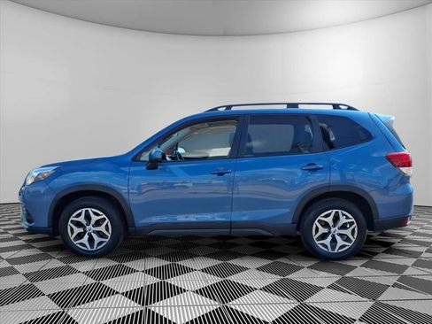 Used 2023 Subaru Forester Premium image 9