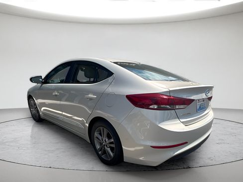 Used 2017 Hyundai Elantra Value Edition FWD image 5