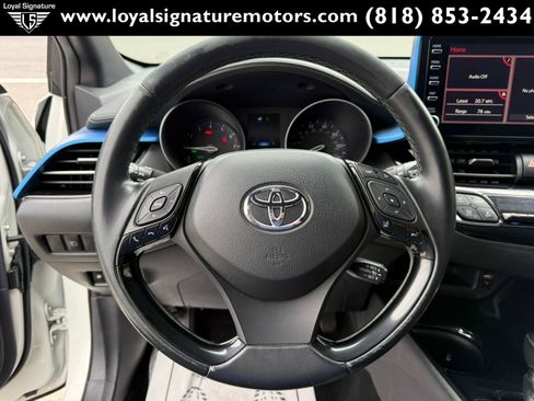 Used 2019 Toyota C-HR XLE FWD image 20